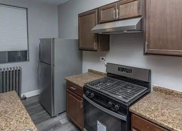 Property at 7436 S Kingston Ave, Chicago, IL, 60649, 2-3 beds, 1 bath, [object Object]