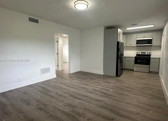 Property at 2401 NW 9th Ave Unit 6, Wilton Manors, FL, 33311, 2 beds, 1 bath, [object Object]