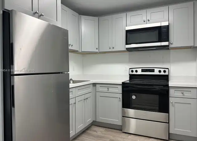 Property at 2401 NW 9th Ave Unit 6, Wilton Manors, FL, 33311, 2 beds, 1 bath, [object Object]
