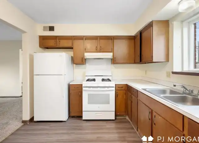 Property at 2607 N 93rd St Unit 2607 1, Omaha, NE, 68134, 2 beds, 1 bath, [object Object]