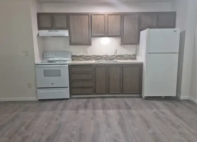 Property at 1379 NE Hogan Pl, Gresham, OR, 97030, 1 bed, 1 bath, [object Object]