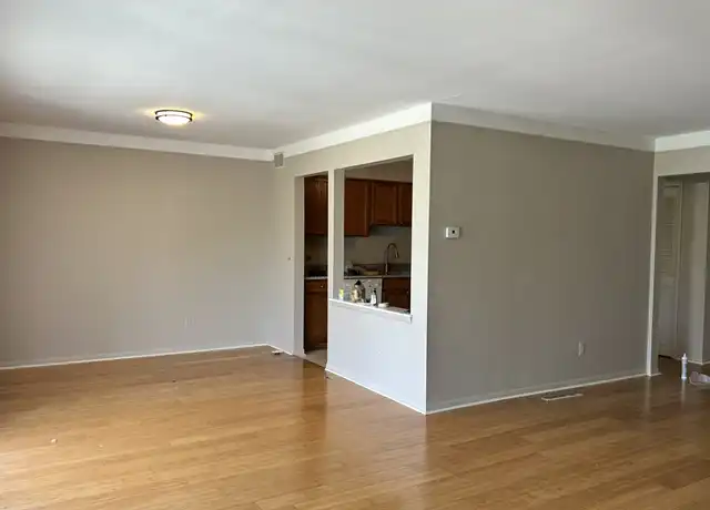 Property at 480 Fox Hills Dr S, Bloomfield Twp, MI, 48304, 1 bed, 1 bath, [object Object]