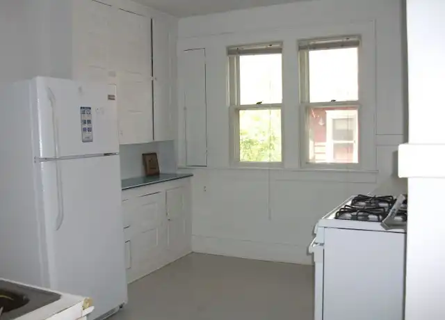 Property at 230 Kensington Pl Unit 230, Syracuse, NY, 13210, 2 beds, 1 bath, [object Object]