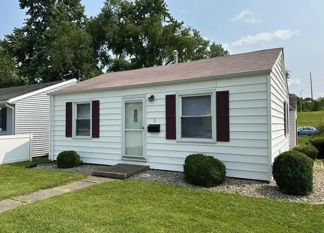 Property at 2 Saint James Ct, Springfield, IL, 62703, 2 beds, 1 bath, [object Object]