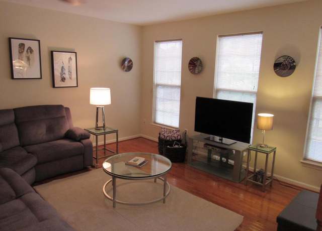 Photo of 42783 Shaler St, Chantilly, VA 20152