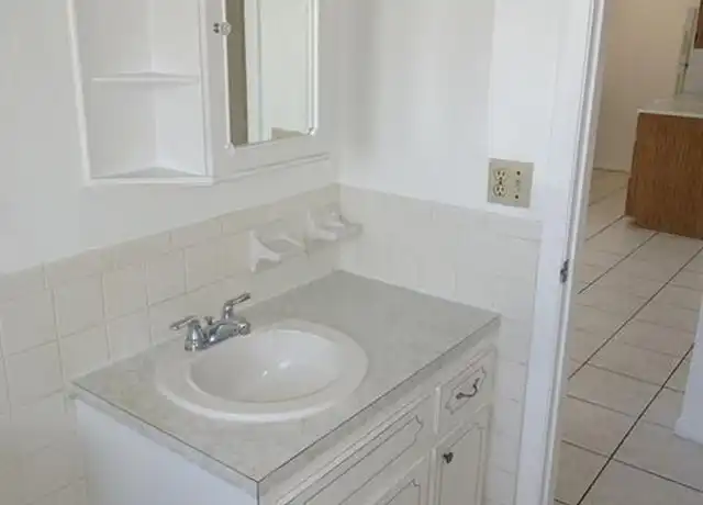 Property at 221 Cape Coral Pkwy W Unit 2, Cape Coral, FL, 33914, 2 beds, 1 bath, [object Object]