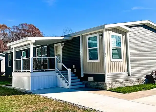 Photo of 3193 E 10 Mile Rd, Warren, MI 48091
