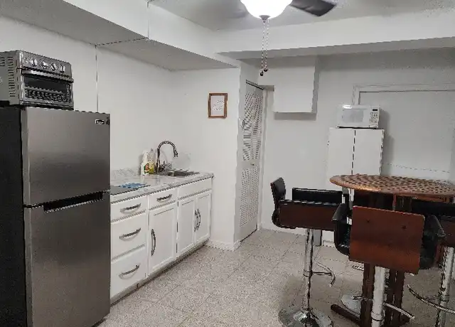 Property at 7909 NW 40th St Unit C, Hollywood, FL, 33024, 1 bed, 1 bath, [object Object]