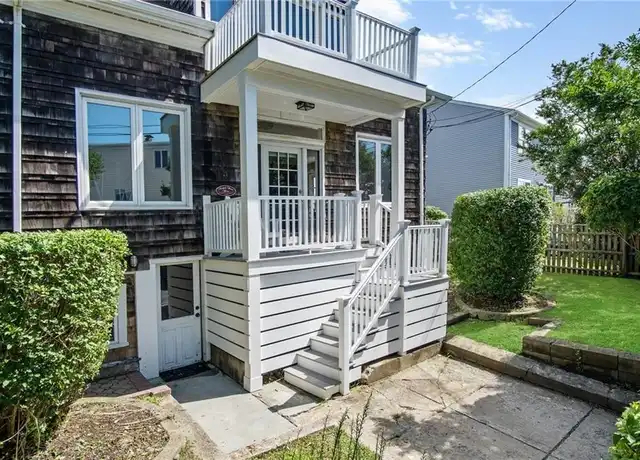 Property at 11 Crescent Rd Unit 1, Middletown, RI, 02842, 1 bed, 1 bath, [object Object]