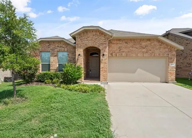 Property at 825 Blackhorse Trl, Fort Worth, TX, 76052, 4 beds, 2 baths, [object Object]