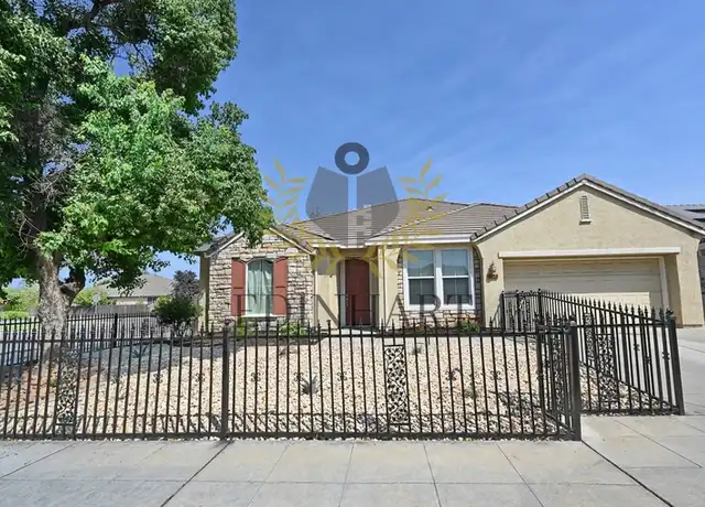 Property at 6756 E Alta Ave, Fresno, CA, 93727, 5 beds, 2.5 baths, [object Object]