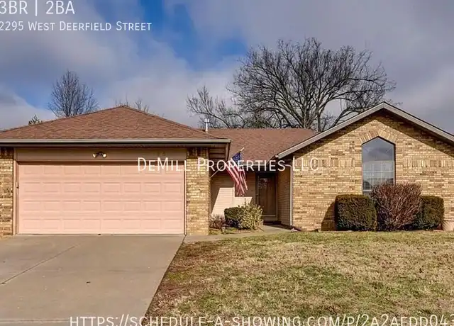Property at 2295 W Deerfield St, Springfield, MO, 65807, 3 beds, 2 baths, [object Object]