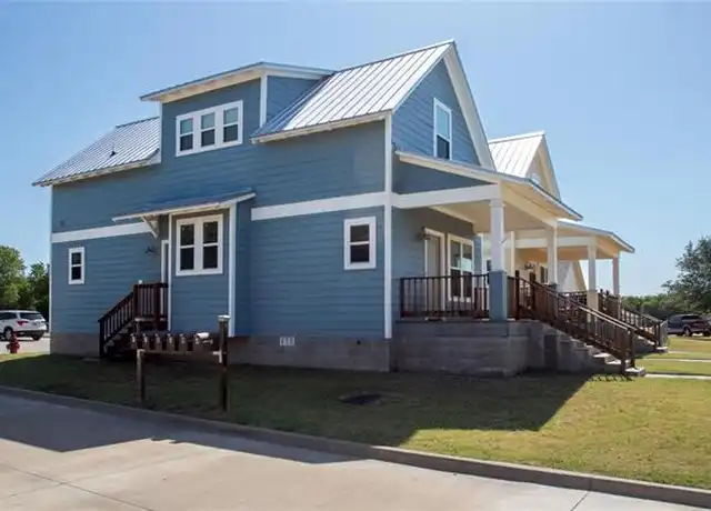 Property at 1804 SW Barnard St Unit D, Glen Rose, TX, 76043, 3 beds, 2 baths, [object Object]