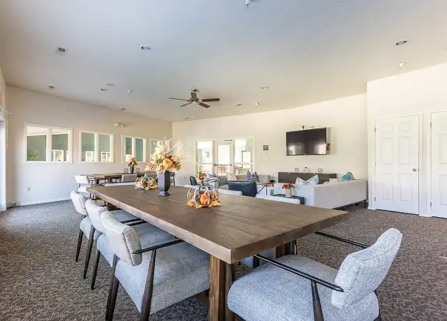 Property at Royal Oak Apartments - 4902 S Oxbow Ave, Sioux Falls, SD, 57106, 1 bed, 1 bath, [object Object]