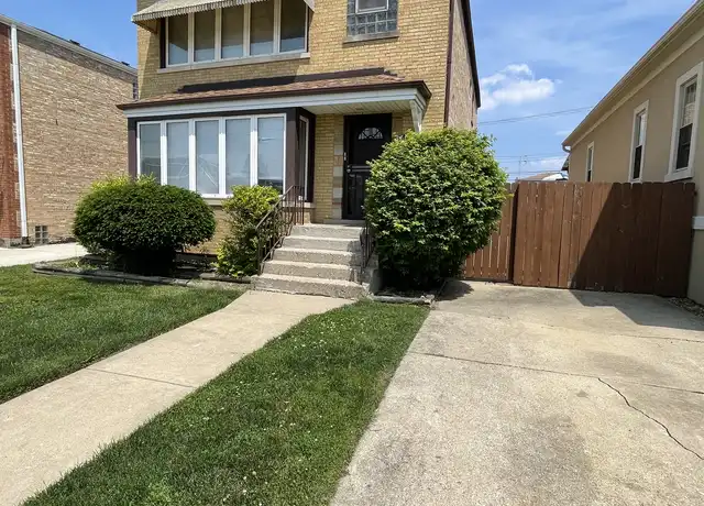 Property at 5735 S Meade Ave Unit 2, Chicago, IL, 60638, 2 beds, 1 bath, [object Object]