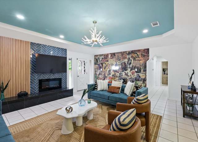 Photo of 328 Shawnee Trl, Keller, TX 76248
