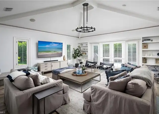 Property at 420 Palm Cir E, Naples, FL, 34102, 4 beds, 3.5 baths, [object Object]