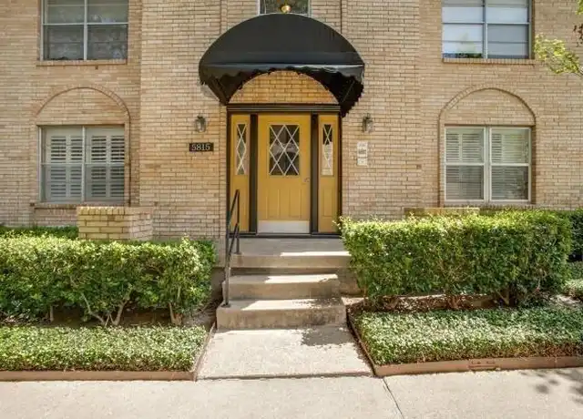 Property at 5815 Sandhurst Ln Unit A, Dallas, TX, 75206, 2 beds, 2 baths, [object Object]