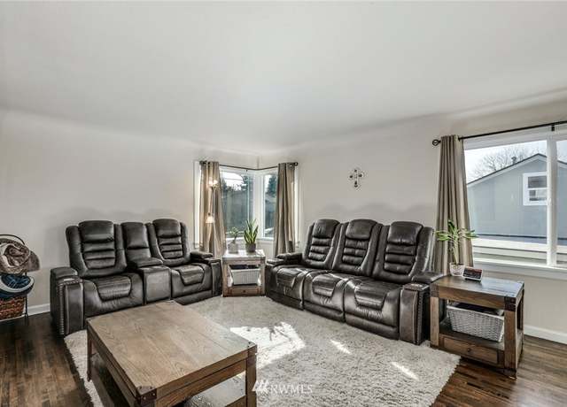 Photo of 209 E Cedar St, Mount Vernon, WA 98273