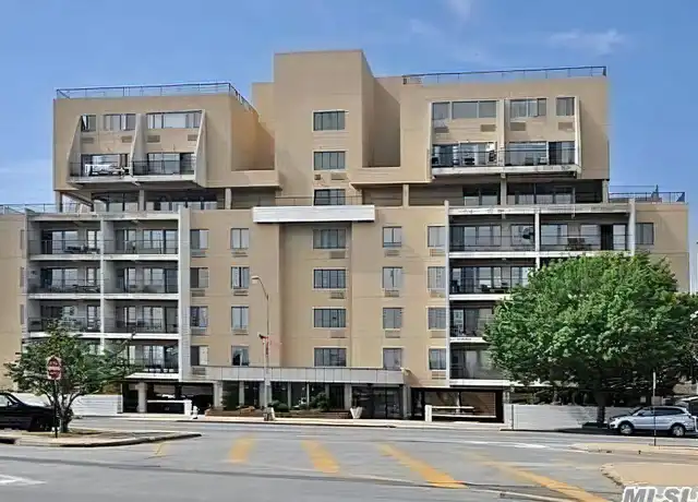 Property at 235 W Park Ave #404, Long Beach, NY, 11561, 1 bed, 1 bath, [object Object]