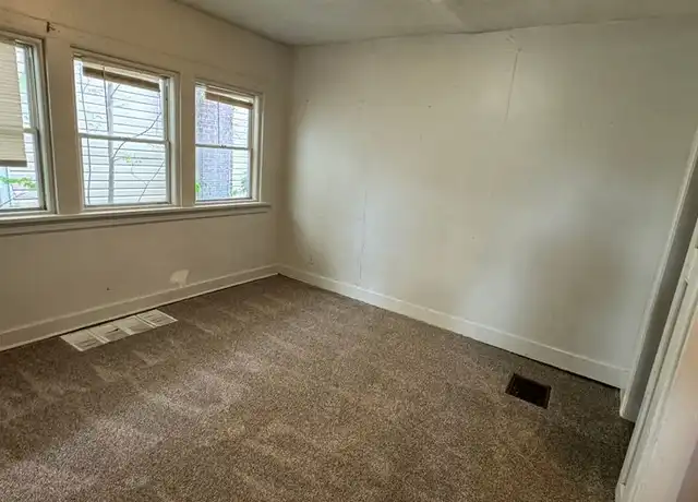 Property at 313 E Ewing Ave Unit 3, South Bend, IN, 46613, 1 bed, 1 bath, [object Object]
