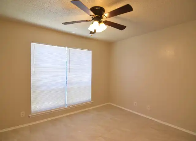 Property at 705 West Avenue D Unit 21, Belton, TX, 76513, 2 beds, 1 bath, [object Object]