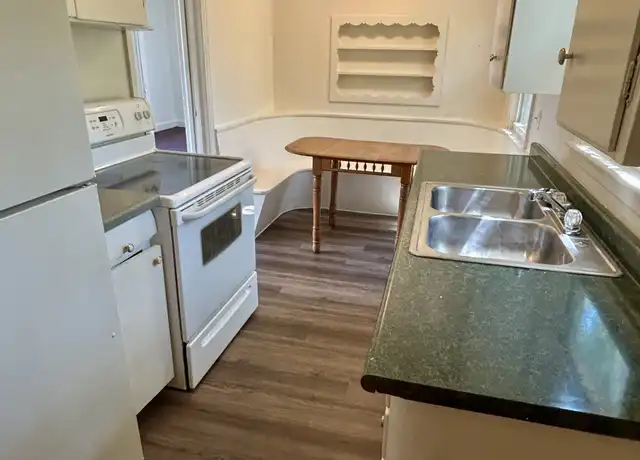 Property at 2222 1/2 4th Ave W Unit 3, Hibbing, MN, 55746, 1 bed, 1 bath, [object Object]
