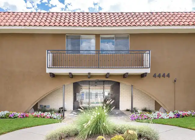 Property at Carson Oakwood Apartments - 4444 Hazeltine Ave, Sherman Oaks, CA, 91423, 1 bed, 1 bath, [object Object]