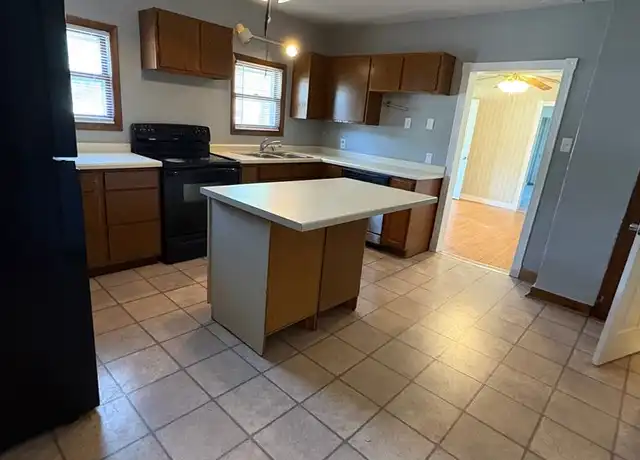 Property at 1162 9th St, Green Bay, WI, 54304, 3 beds, 1 bath, [object Object]