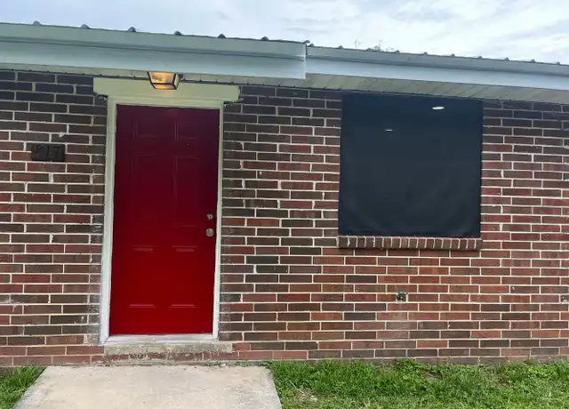 Property at 824 Floyd St NE, Live Oak, FL, 32064, 2 beds, 1 bath, [object Object]