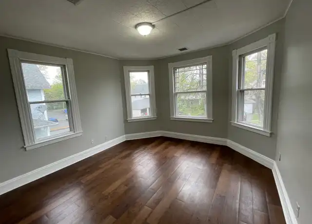 Property at 19 Prince St Unit 2R, Bristol, CT, 06010, 4 beds, 1 bath, [object Object]