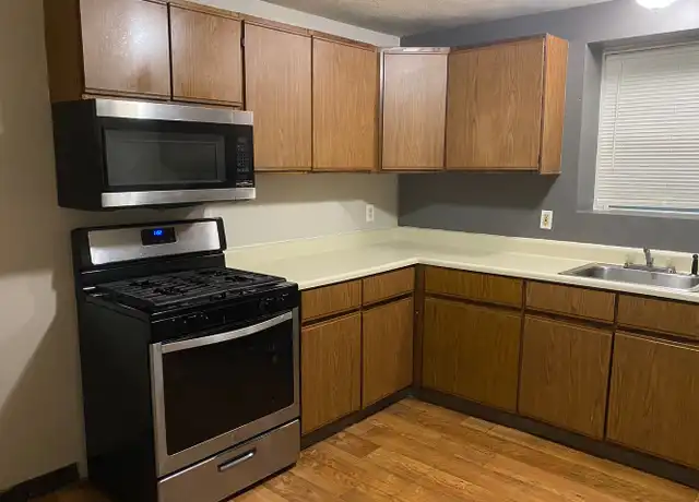 Property at 50 Pickering St Unit 4, Fall River, MA, 02720, 1 bed, 1 bath, [object Object]
