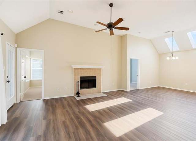 Photo of 4149 1 Place Ln, Flower Mound, TX 75028