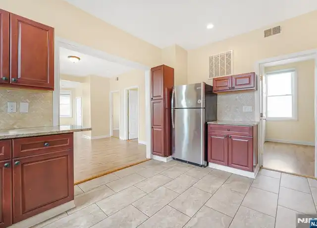 Property at 197 Westervelt Ave Unit 2, Hawthorne, NJ, 07506, 3 beds, 1 bath, [object Object]