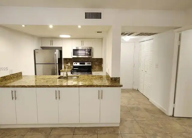 Property at 8100 Geneva Ct #132, Doral, FL, 33166, 1 bed, 1 bath, [object Object]
