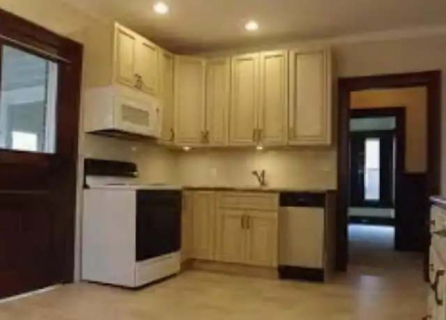 Property at 559 W Howard St, Johnstown, PA, 15906, 3 beds, 1 bath, [object Object]