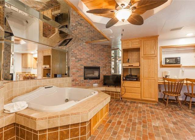 Photo of 365 Jeffries Rd Unit C, Big Bear Lake, CA 92315