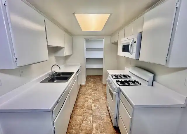 Property at 9841 White Oak Ave Unit 202, Northridge, CA, 91325, 1 bed, 1 bath, [object Object]