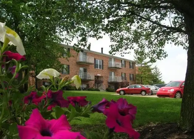 Property at 5410 Lees Crossing Dr Unit 5410-04, Cincinnati, OH, 45239, 2 beds, 1 bath, [object Object]