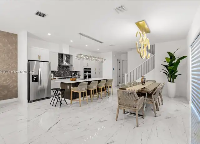 Property at 4374 NW 81st Ave, Doral, FL, 33166, 3 beds, 2.5 baths, [object Object]