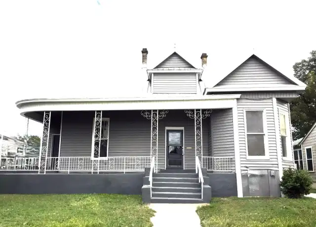 Property at 1018 N Olive St, San Antonio, TX, 78202, 3 beds, 1 bath, [object Object]