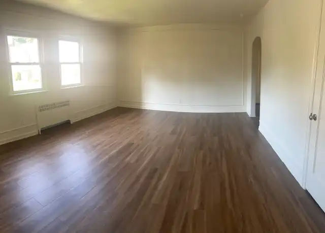 Property at 971 Debbe Ln Unit 4, Cincinnati, OH, 45229, 2 beds, 1 bath, [object Object]