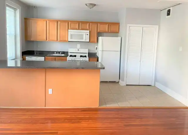 Property at 9 Station Ave unit Station 01, Ardmore, PA, 19003, 2 beds, 1 bath, [object Object]