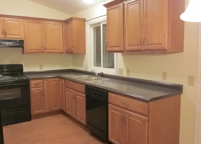 Property at 2513 Cedar Hills Dr, Hopkins, MN, 55305, 3 beds, 2 baths, [object Object]