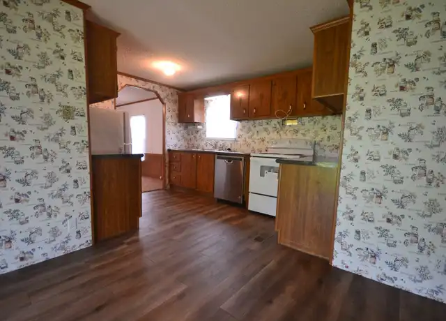 Property at 873 E 420th Rd, Bolivar, MO, 65613, 2 beds, 2 baths, [object Object]