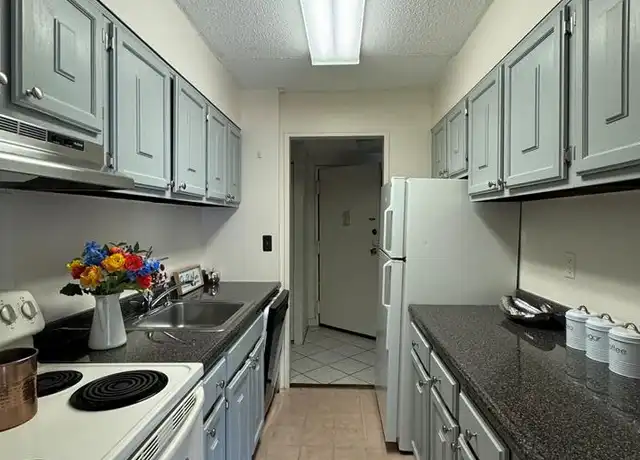 Property at 555 Gorge Rd Unit 3D, Cliffside Park, NJ, 07010, 1 bed, 1 bath, [object Object]