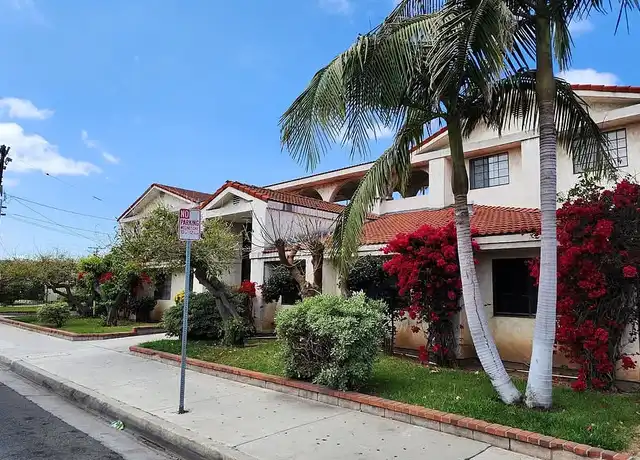 Property at Villa Pacifica Apartments - 13535 Chadron Ave, Hawthorne, CA, 90250, 1 bed, 1 bath, [object Object]
