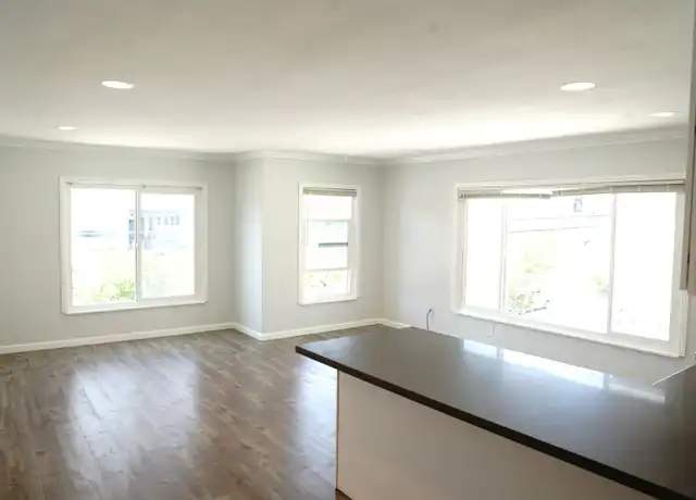 Property at 2912 14th Ave Unit 101, Oakland, CA, 94606, 2 beds, 1 bath, [object Object]
