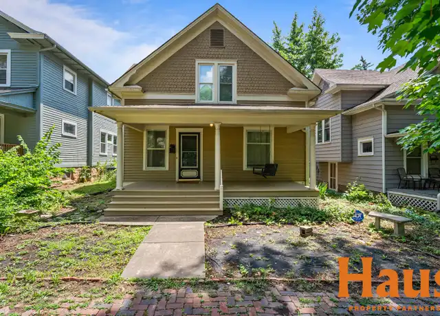 Property at 1520 SW Mulvane St, Topeka, KS, 66604, 3 beds, 2 baths, [object Object]