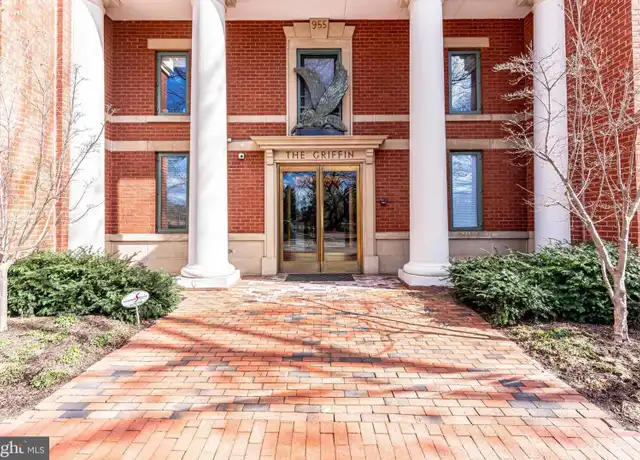 Property at 955 26th St NW, Washington, DC, 20037, 1 bed, 1 bath, [object Object]